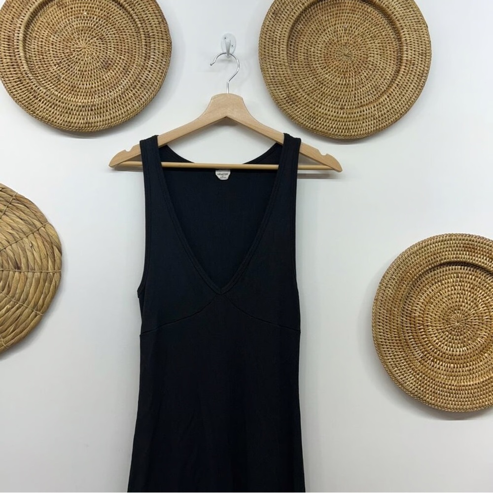 Wilfred Free Aritzia Black V Neck Body Con Dress: Size Large
